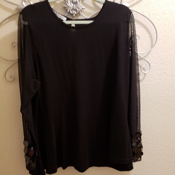 Elegant Formal Blouse with Chic wrist design - Picture 2 of 6